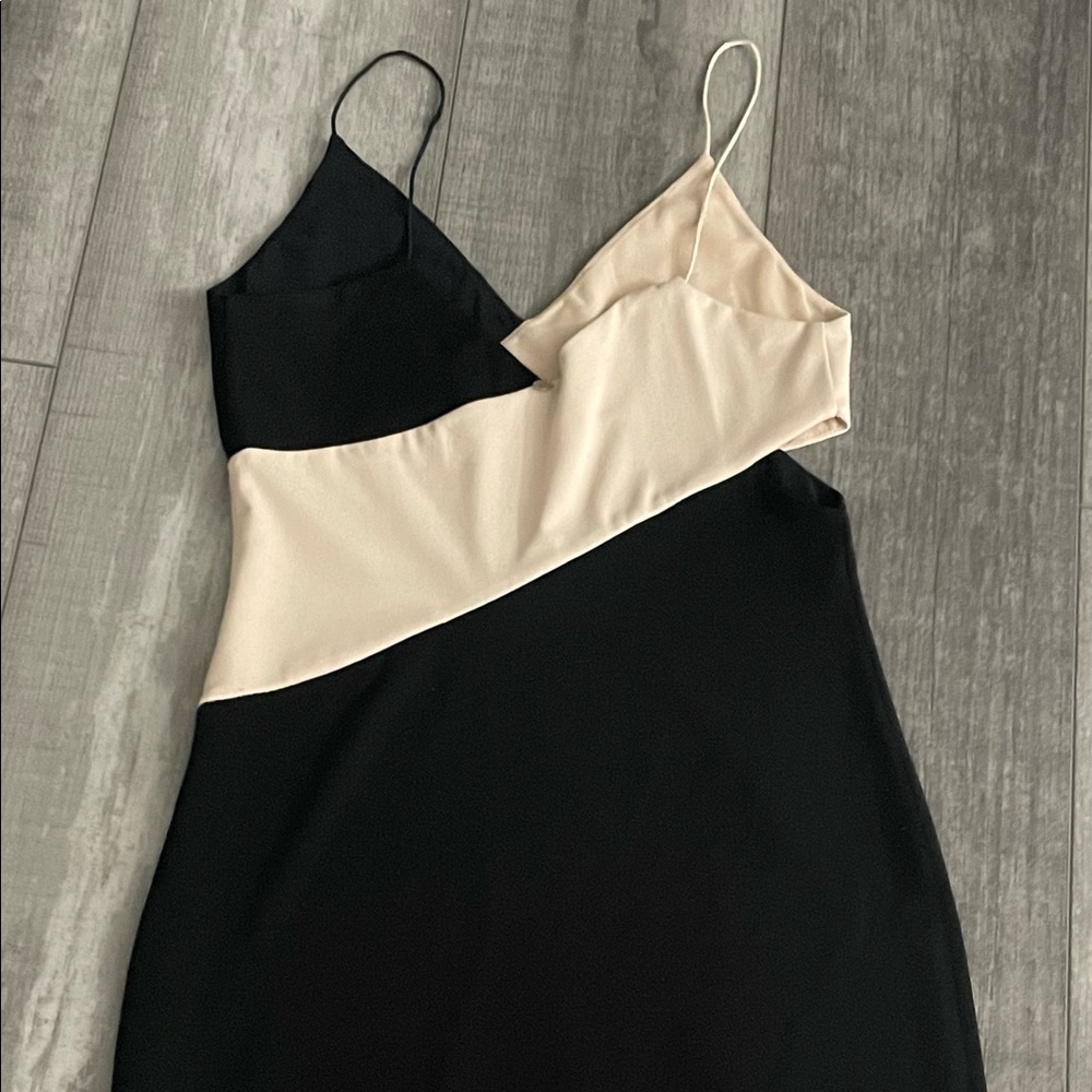 Alice + Olivia midi dress in black and tan